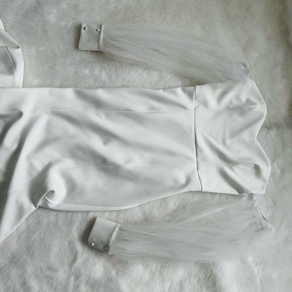 Showpo Semi-New Off-Shoulder Mermaid Women's Statement Sleeve White Gown Size 4 - Picture 8 of 13